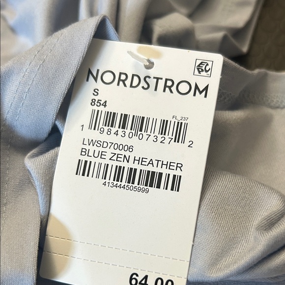 Featherweight Cropped Tee - Picture 8 of 11